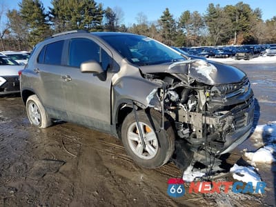 Czwarte zdjęcie samochodu z boku: 2022 CHEVROLET TRAX 1LT VIN:KL7CJPSM1NB566647 - miniatura