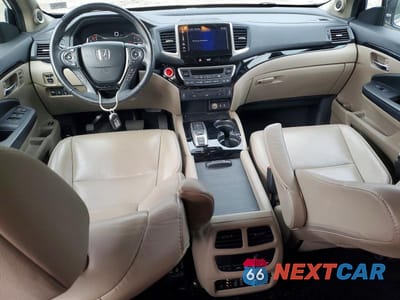 Zdjęcie 8 z 11 samochodu: 2017 HONDA PILOT TOURING VIN:5FNYF6H97HB092485 - miniatura