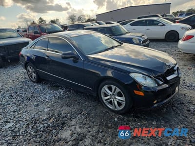 Czwarte zdjęcie samochodu z boku: 2010 MERCEDES-BENZ E 350 VIN:WDDKJ5GB5AF005791 - miniatura