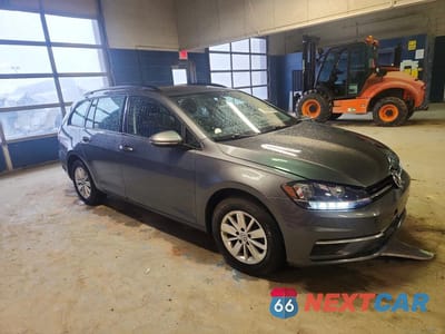 Czwarte zdjęcie samochodu z boku: 2019 VOLKSWAGEN GOLF SPORTWAGEN S VIN:3VWY57AU1KM512779 - miniatura