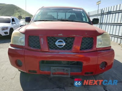 Piąte zdjęcie samochodu w środku: 2005 NISSAN TITAN XE VIN:1N6AA06A25N501822 - miniatura