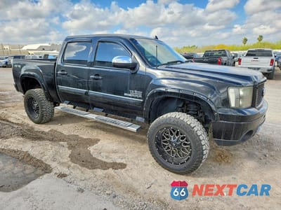 Czwarte zdjęcie samochodu z boku: 2013 GMC SIERRA K1500 SLE VIN:3GTP2VE79DG277906 - miniatura