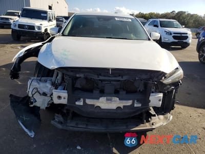 Piąte zdjęcie samochodu w środku: 2019 MAZDA 6 SPORT VIN:JM1GL1UM2K1508332 - miniatura