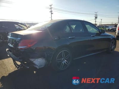 Trzecie zdjęcie samochodu z tyłu: 2019 MERCEDES-BENZ E 300 VIN:WDDZF4JB1KA591083 - miniatura