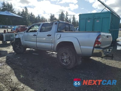 Drugie zdjęcie samochodu z przodu: 2010 TOYOTA TACOMA V6 VIN:3TMLU4EN1AM049915 - miniatura