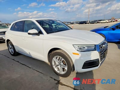 Czwarte zdjęcie samochodu z boku: 2019 AUDI Q5 PREMIUM VIN:WA1ANAFYXK2140518 - miniatura