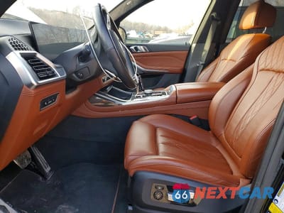 Zdjęcie 7 z 12 samochodu: 2024 BMW X7 M60I VIN:5UX33EM09R9S33863 - miniatura
