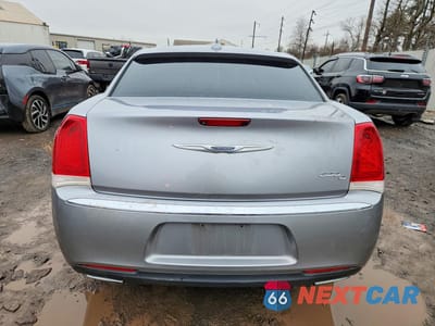 Zdjęcie 6 z 12 samochodu: 2016 CHRYSLER 300C VIN:2C3CCAEG1GH128340 - miniatura