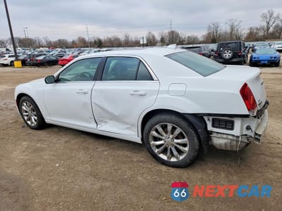 Drugie zdjęcie samochodu z przodu: 2016 CHRYSLER 300 LIMITED VIN:2C3CCARG3GH182524 - miniatura