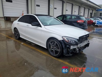 Czwarte zdjęcie samochodu z boku: 2018 MERCEDES-BENZ C 300 4MATIC VIN:55SWF4KB0JU257286 - miniatura