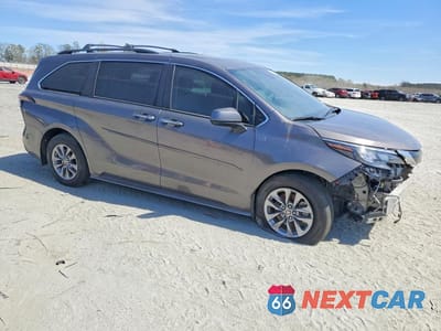 Czwarte zdjęcie samochodu z boku: 2024 TOYOTA SIENNA XLE 7-PASSENGER VIN:5TDYSKFC5RS126701 - miniatura