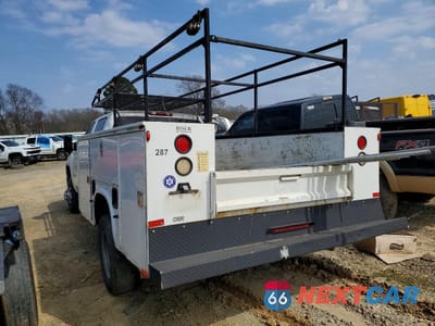 Drugie zdjęcie samochodu z przodu: 2014 GMC SIERRA 3500 HD UTILITY / SERVICE TRUCK VIN:1GT422C87EF153830 - miniatura