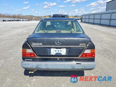 Zdjęcie 6 z 11 samochodu: 1993 MERCEDES-BENZ 300 E 2.8 VIN:WDBEA28E9PC009981 - miniatura