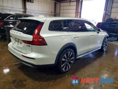 Trzecie zdjęcie samochodu z tyłu: 2026 VOLVO V60 CROSS COUNTRY ULTRA VIN:YV4L12WL1T2170414 - miniatura