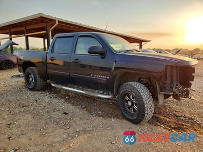 Czwarte zdjęcie samochodu z boku: 2007 CHEVROLET SILVERADO K1500 CREW CAB VIN:2GCEK13M371583540 - miniatura