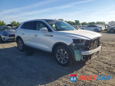 Czwarte zdjęcie samochodu z boku: 2019 LINCOLN NAUTILUS SELECT VIN:2LMPJ6K93KBL24815 - miniatura