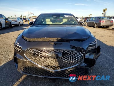 Piąte zdjęcie samochodu w środku: 2025 GENESIS G70 2.5T STANDARD VIN:KMTG34SC0SU151762 - miniatura