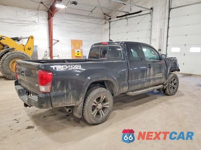 Trzecie zdjęcie samochodu z tyłu: 2016 TOYOTA TACOMA TRD SPORT VIN:5TFSZ5AN8GX005065 - miniatura