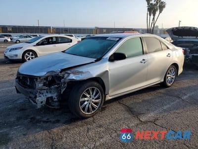 2013 TOYOTA CAMRY LE 4T4BF1FK2DR305554 - główne zdjęcie licytacji z USA - miniatura