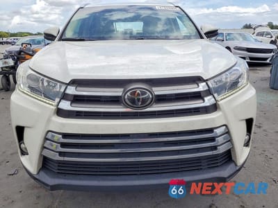 Piąte zdjęcie samochodu w środku: 2017 TOYOTA HIGHLANDER LIMITED VIN:5TDYZRFH3HS232076 - miniatura