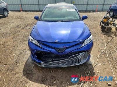 Piąte zdjęcie samochodu w środku: 2018 TOYOTA CAMRY XLE VIN:4T1B11HK8JU537335 - miniatura