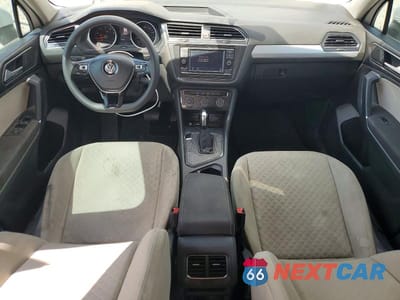 Zdjęcie 8 z 14 samochodu: 2018 VOLKSWAGEN TIGUAN S VIN:3VV1B7AX4JM122489 - miniatura