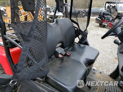Piąte zdjęcie samochodu w środku: 2015 HONDA PIONEER 500 UTILITY VEHICLE VIN:1HFVE0301F4000356 - miniatura