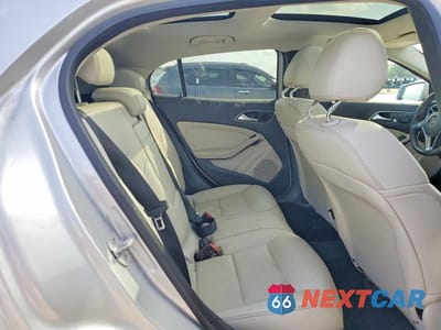 Zdjęcie 11 z 12 samochodu: 2015 MERCEDES-BENZ GLA 250 4MATIC VIN:WDCTG4GB7FJ102139 - miniatura