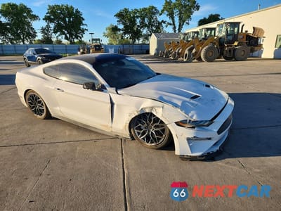 Czwarte zdjęcie samochodu z boku: 2022 FORD MUSTANG VIN:1FA6P8TH7N5144828 - miniatura