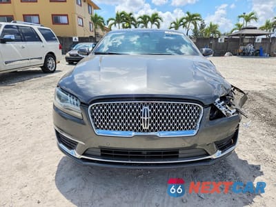 Piąte zdjęcie samochodu w środku: 2019 LINCOLN MKZ RESERVE II VIN:3LN6L5EC1KR624230 - miniatura