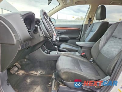 Zdjęcie 7 z 13 samochodu: 2014 MITSUBISHI OUTLANDER GT VIN:JA4JZ4AX2EZ007817 - miniatura