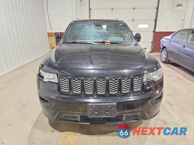 Piąte zdjęcie samochodu w środku: 2019 JEEP GRAND CHEROKEE LAREDO VIN:1C4RJFAG8KC546873 - miniatura