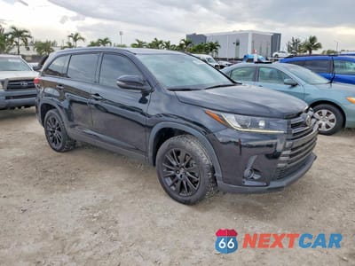 Czwarte zdjęcie samochodu z boku: 2019 TOYOTA HIGHLANDER SE VIN:5TDKZRFH4KS329848 - miniatura