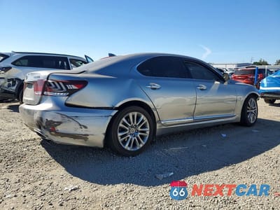 Trzecie zdjęcie samochodu z tyłu: 2017 LEXUS LS 460 BASE VIN:JTHBL5EF5H5146272 - miniatura