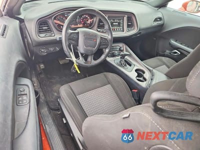 Zdjęcie 8 z 12 samochodu: 2023 DODGE CHALLENGER SXT VIN:2C3CDZAG4PH629689 - miniatura