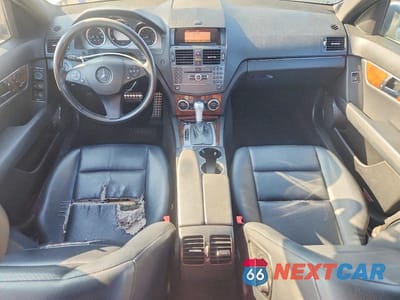 Zdjęcie 8 z 12 samochodu: 2010 MERCEDES-BENZ C300 VIN:WDDGF8BB2AF474899 - miniatura