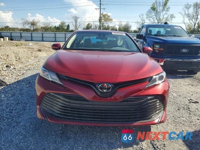 Piąte zdjęcie samochodu w środku: 2020 TOYOTA CAMRY LE VIN:4T1C11AK6LU937122 - miniatura