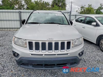 Piąte zdjęcie samochodu w środku: 2011 JEEP COMPASS SPORT VIN:1J4NT1FAXBD138864 - miniatura