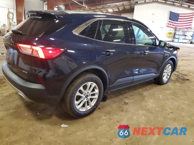 Trzecie zdjęcie samochodu z tyłu: 2021 FORD ESCAPE SE VIN:1FMCU9BZ0MUB11370 - miniatura
