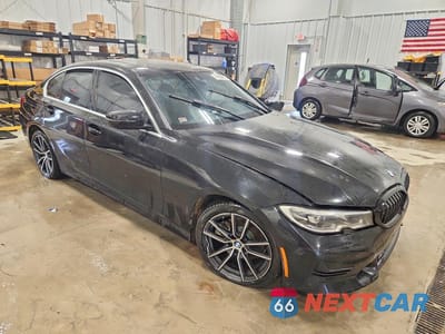 Czwarte zdjęcie samochodu z boku: 2019 BMW 330I VIN:WBA5R1C53KAK12801 - miniatura