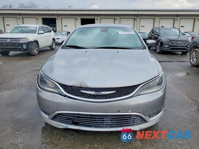 Piąte zdjęcie samochodu w środku: 2016 CHRYSLER 200 LIMITED VIN:1C3CCCABXGN141178 - miniatura