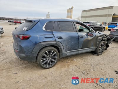 Trzecie zdjęcie samochodu z tyłu: 2024 MAZDA CX-50 BASE VIN:7MMVABXY6RN173953 - miniatura