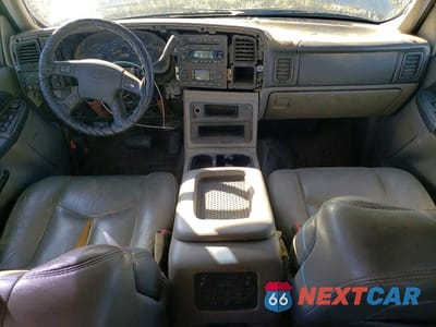 Zdjęcie 8 z 12 samochodu: 2003 CHEVROLET SUBURBAN K1500 VIN:3GNFK16T43G188721 - miniatura