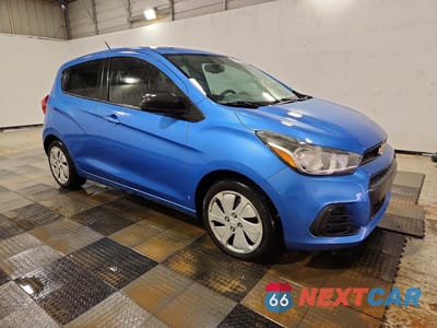 Czwarte zdjęcie samochodu z boku: 2017 CHEVROLET SPARK LS VIN:KL8CB6SA3HC804988 - miniatura