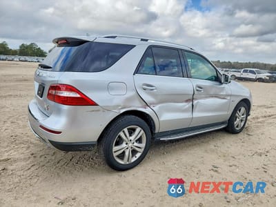 Trzecie zdjęcie samochodu z tyłu: 2012 MERCEDES-BENZ ML 350 4MATIC VIN:4JGDA5HB9CA033199 - miniatura