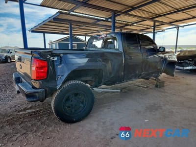Trzecie zdjęcie samochodu z tyłu: 2016 CHEVROLET SILVERADO K1500 LT VIN:1GCVKRECXGZ138271 - miniatura