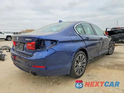 Trzecie zdjęcie samochodu z tyłu: 2019 BMW 530E VIN:WBAJA9C54KB389503 - miniatura