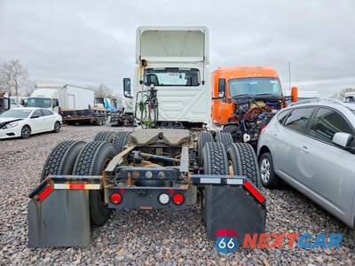 Zdjęcie 6 z 10 samochodu: 2019 INTERNATIONAL LT625 SEMI TRUCK VIN:3HSDZTZR3KN074329 - miniatura