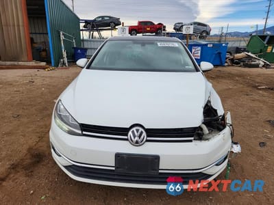 Piąte zdjęcie samochodu w środku: 2019 VOLKSWAGEN GOLF S VIN:3VWG57AU0KM000507 - miniatura