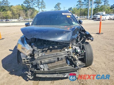 Piąte zdjęcie samochodu w środku: 2019 NISSAN KICKS S VIN:3N1CP5CU2KL541032 - miniatura